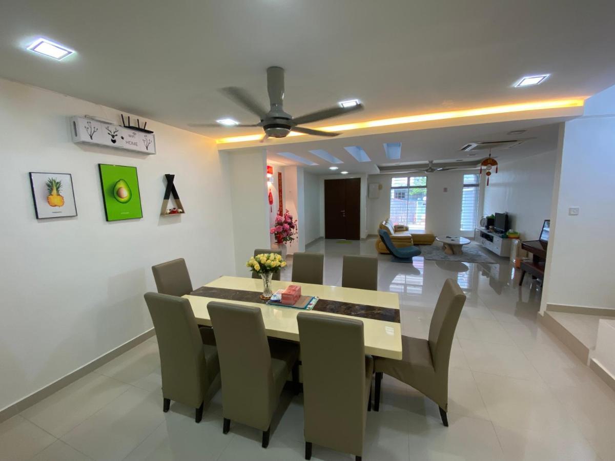 Entire Residential Home•Jia Residences Bkt Serdang沙登温暖的家 Сери-Кембанган Экстерьер фото