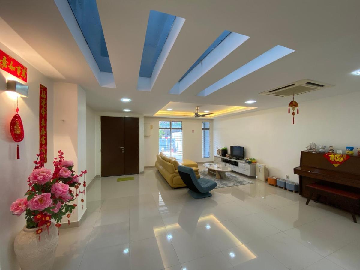 Entire Residential Home•Jia Residences Bkt Serdang沙登温暖的家 Сери-Кембанган Экстерьер фото