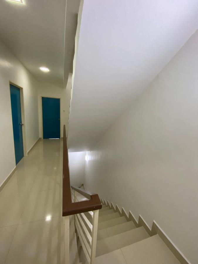 Entire Residential Home•Jia Residences Bkt Serdang沙登温暖的家 Сери-Кембанган Экстерьер фото
